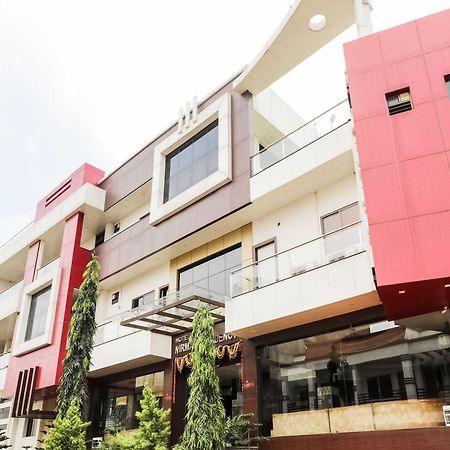Super Townhouse Lalghati Near Airport Bhopal Dış mekan fotoğraf