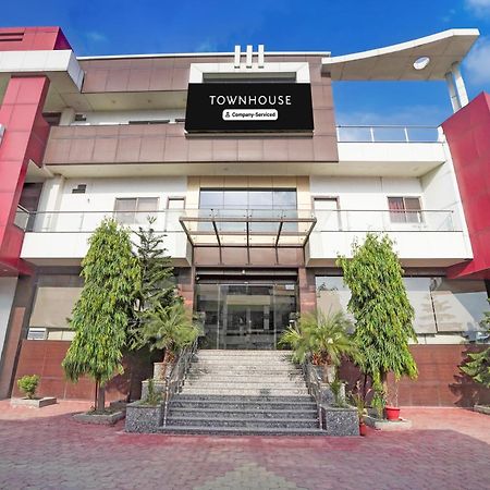 Super Townhouse Lalghati Near Airport Bhopal Dış mekan fotoğraf