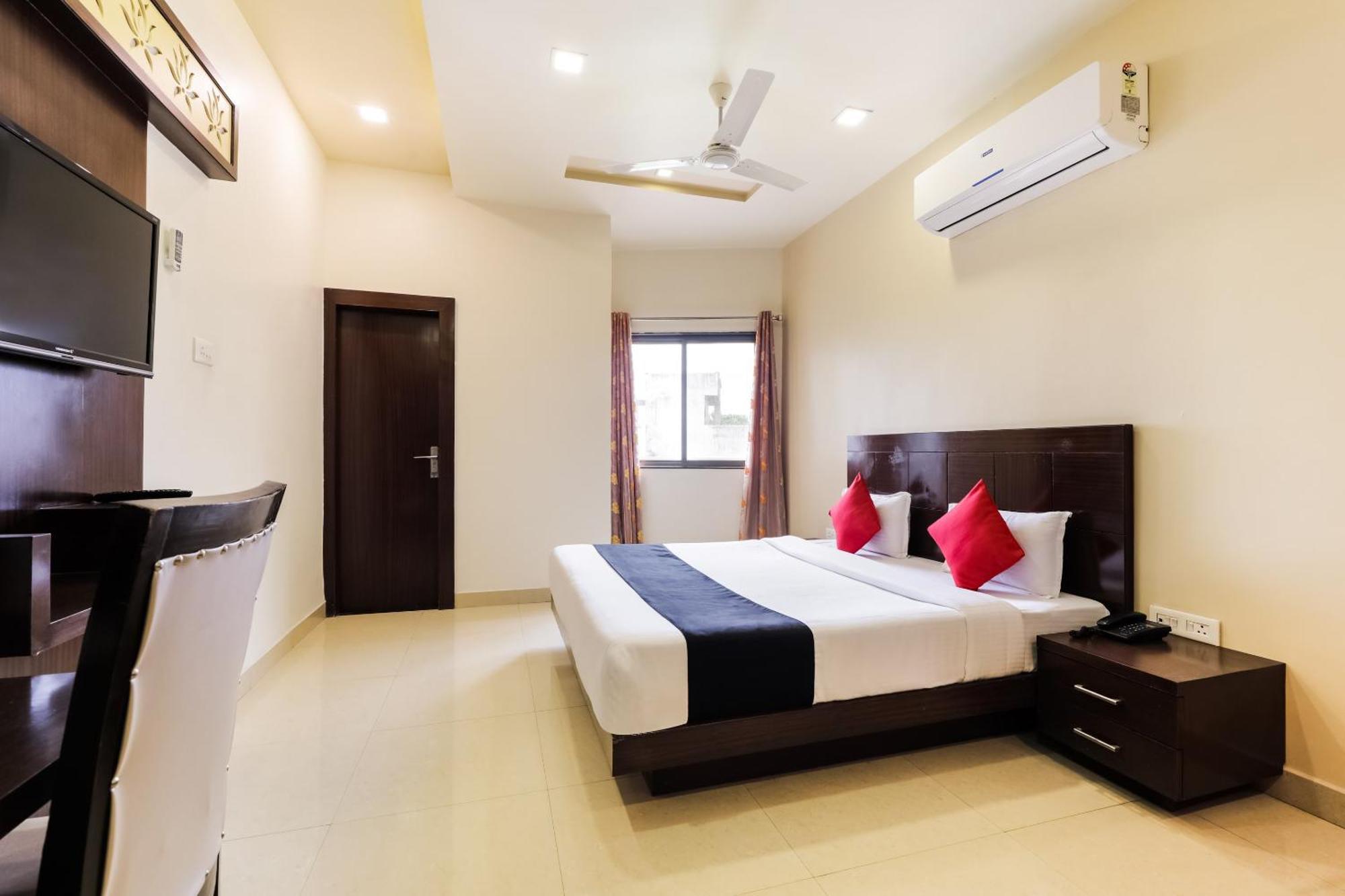 Super Townhouse Lalghati Near Airport Bhopal Dış mekan fotoğraf