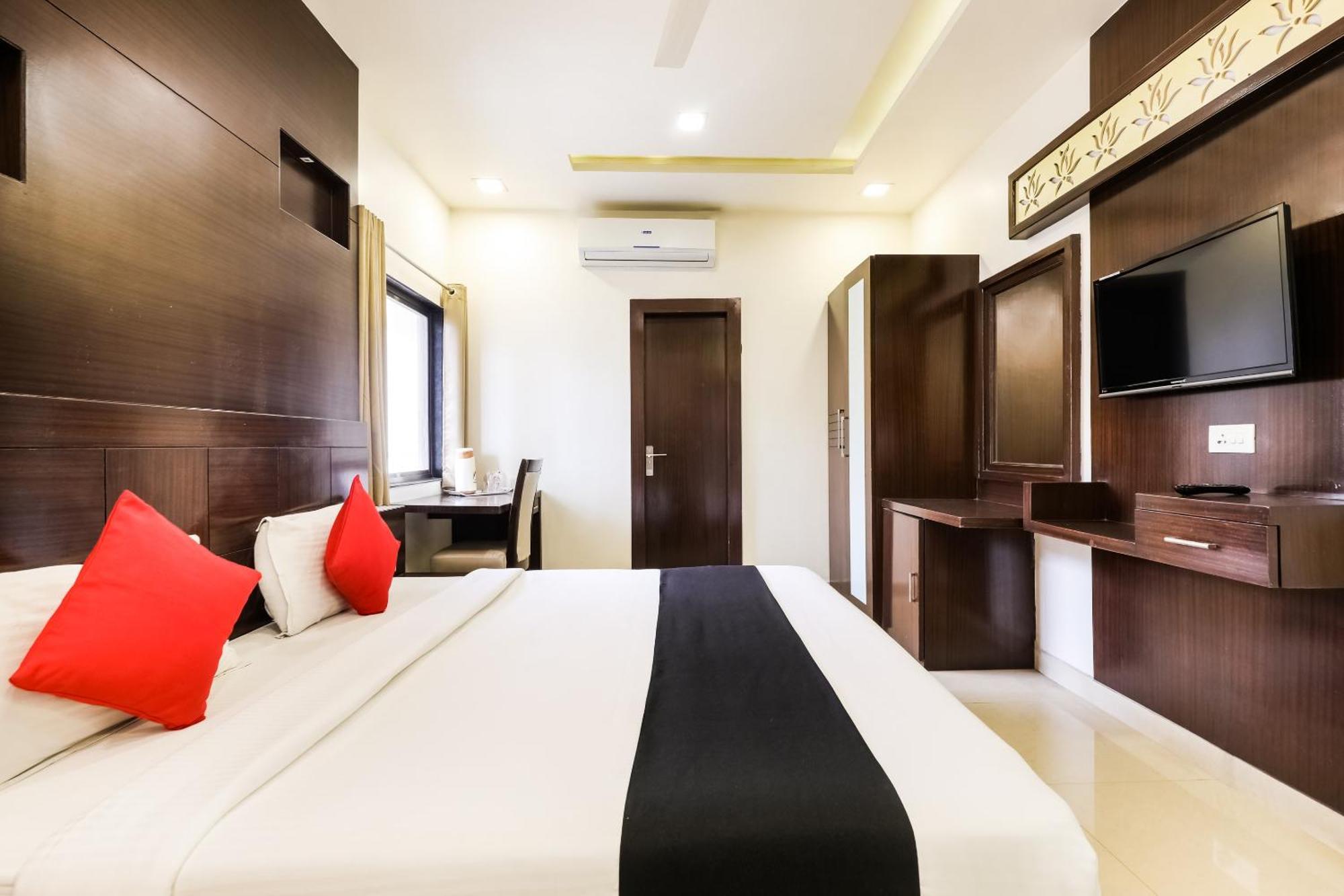 Super Townhouse Lalghati Near Airport Bhopal Dış mekan fotoğraf