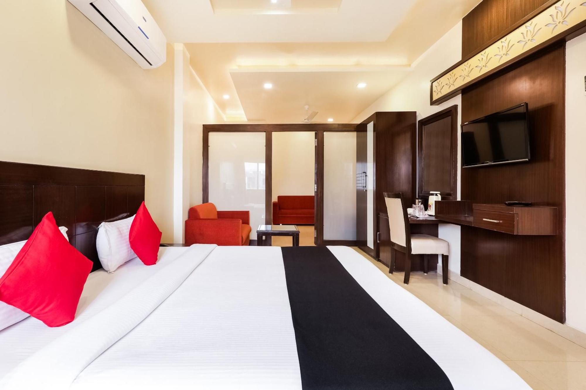 Super Townhouse Lalghati Near Airport Bhopal Dış mekan fotoğraf