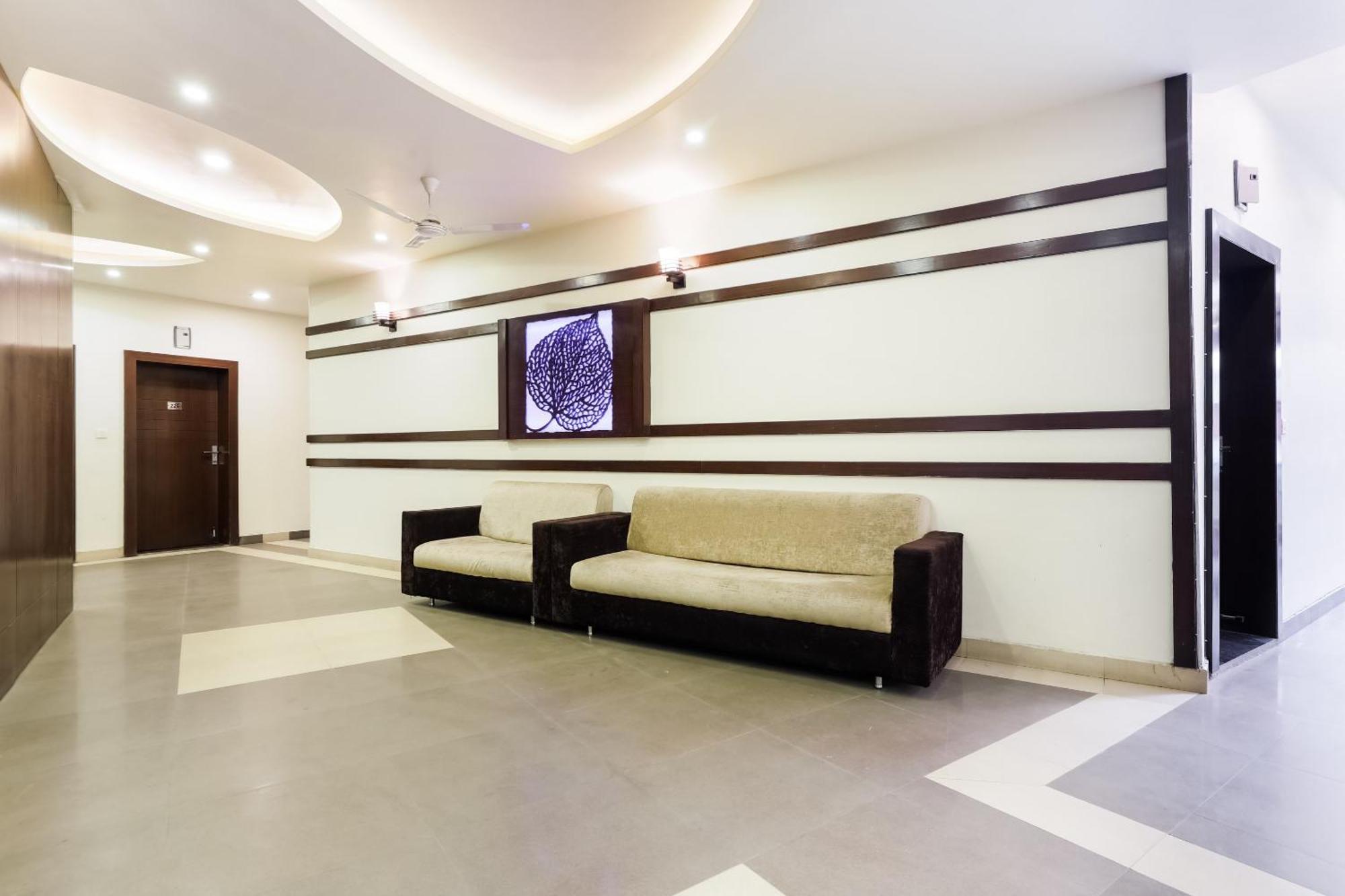 Super Townhouse Lalghati Near Airport Bhopal Dış mekan fotoğraf