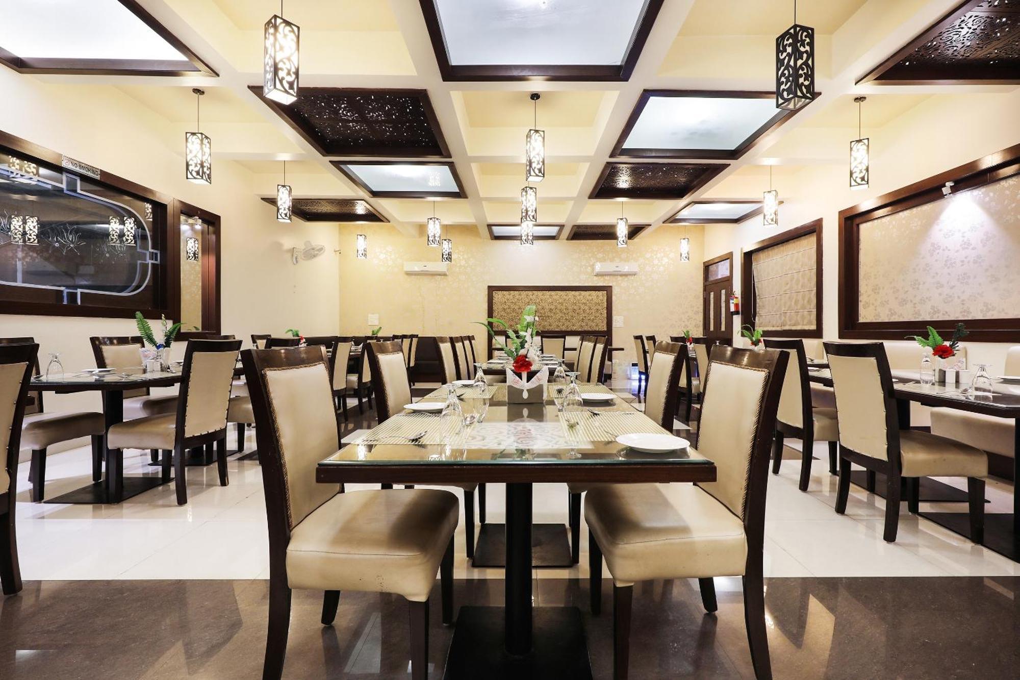 Super Townhouse Lalghati Near Airport Bhopal Dış mekan fotoğraf