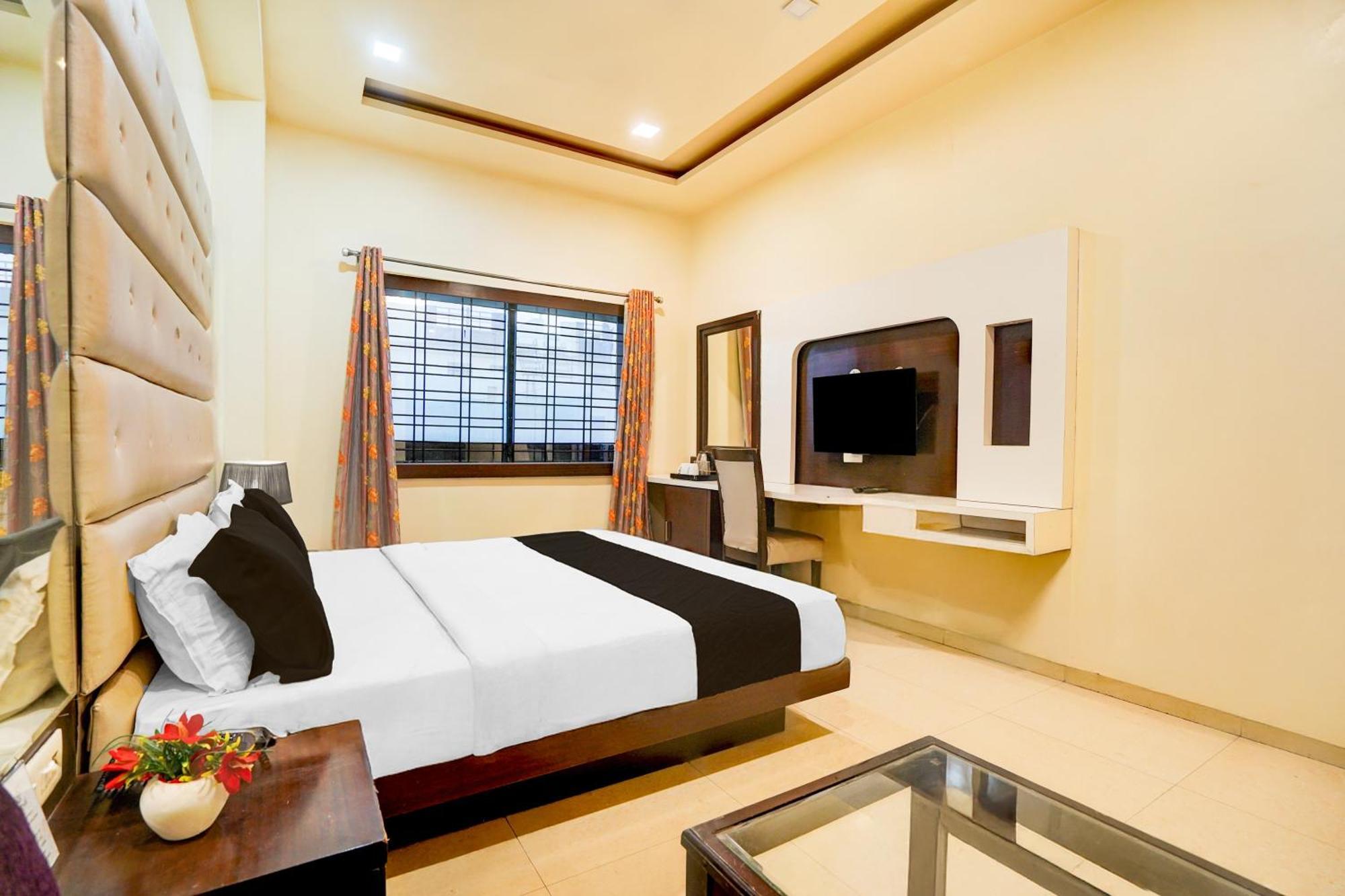 Super Townhouse Lalghati Near Airport Bhopal Dış mekan fotoğraf