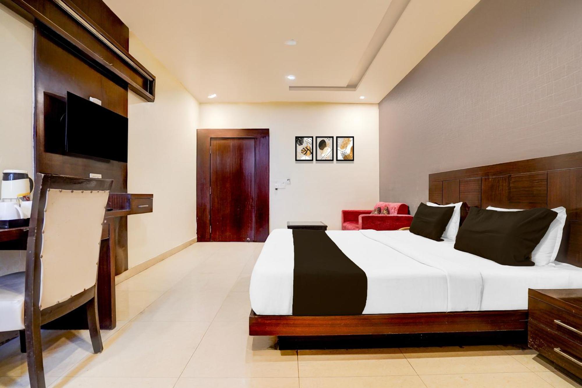 Super Townhouse Lalghati Near Airport Bhopal Dış mekan fotoğraf