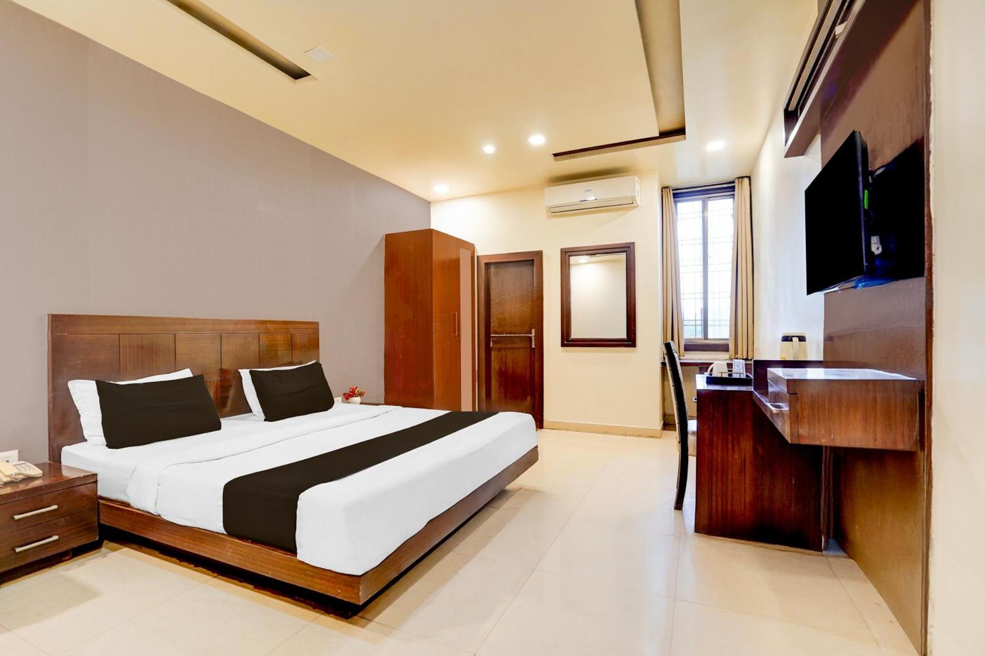 Super Townhouse Lalghati Near Airport Bhopal Dış mekan fotoğraf