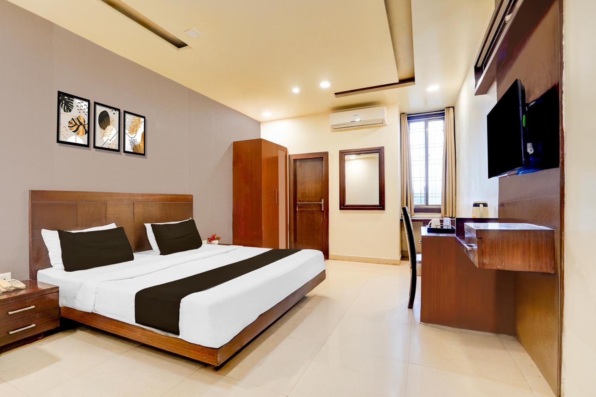 Super Townhouse Lalghati Near Airport Bhopal Dış mekan fotoğraf