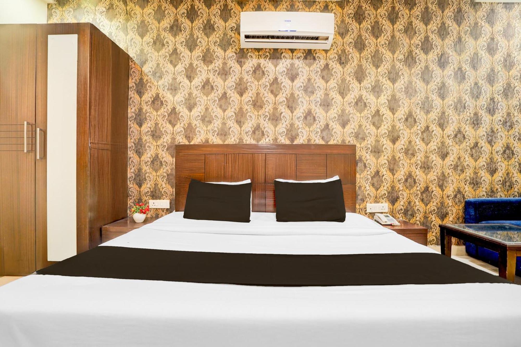Super Townhouse Lalghati Near Airport Bhopal Dış mekan fotoğraf